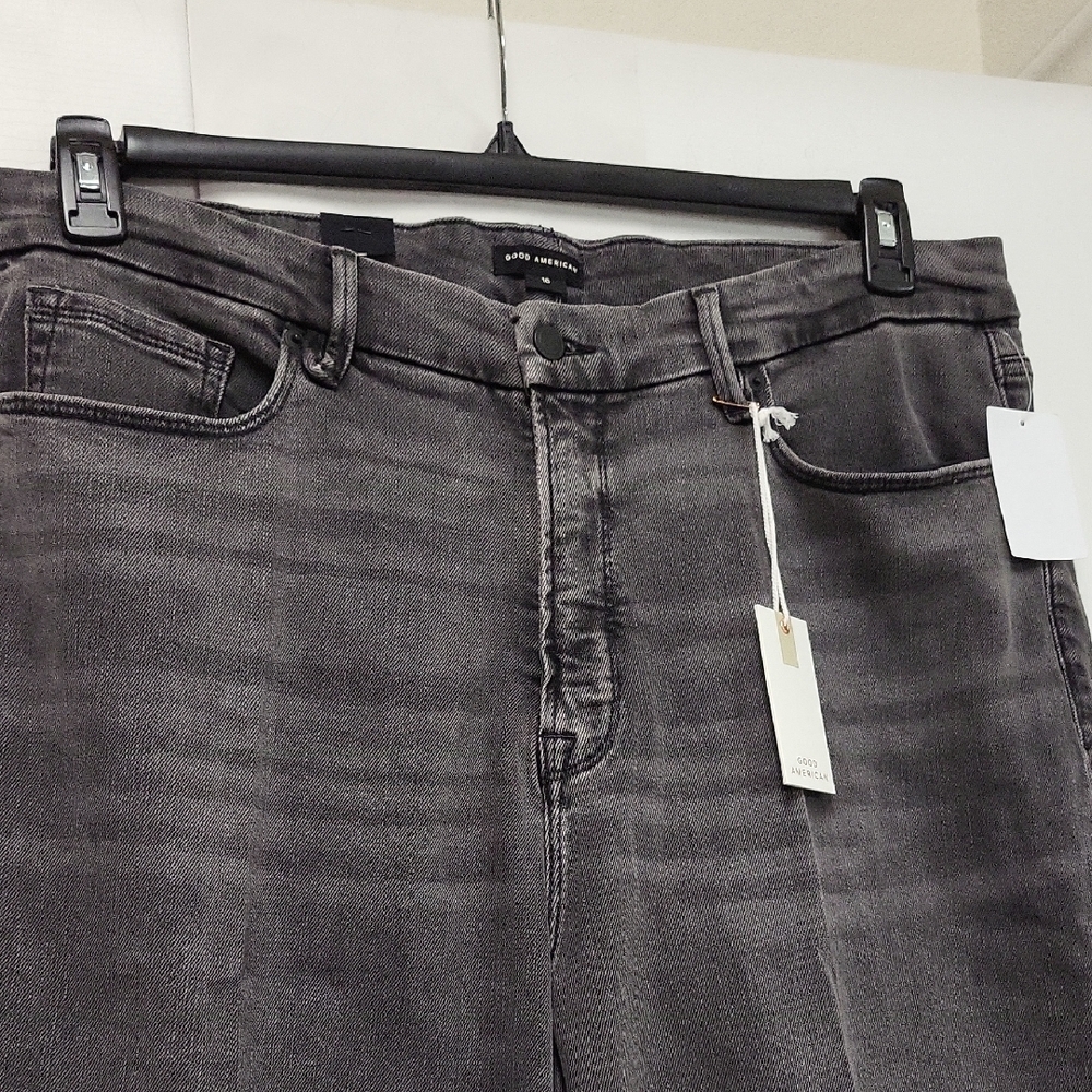 Good American Black Wash Palazzo Cropped Jeans - Picture 3 of 11